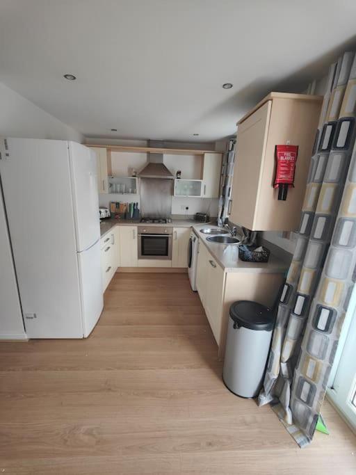 Shoreline Seaside Holiday Home Aberavon Beach Port Talbot Eksteriør billede