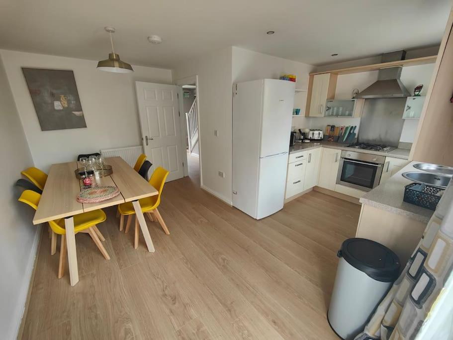 Shoreline Seaside Holiday Home Aberavon Beach Port Talbot Eksteriør billede